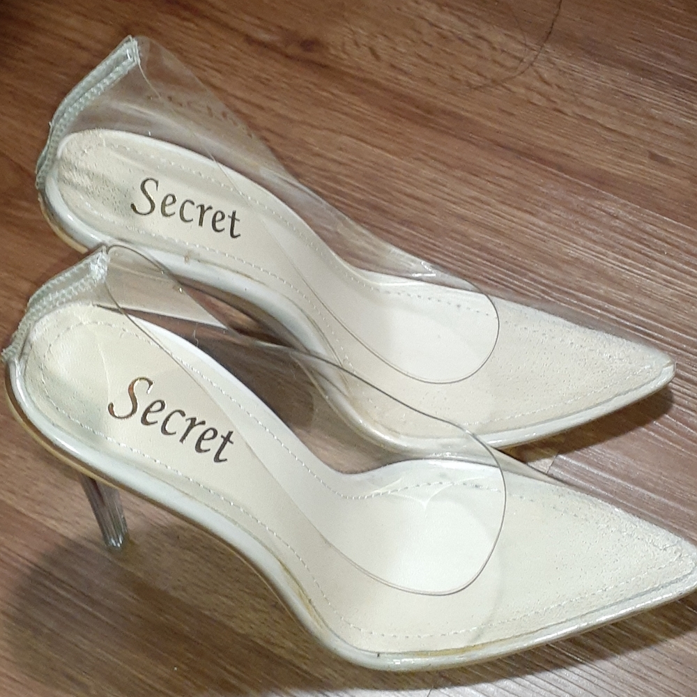 Heels - Picture 2 of 3